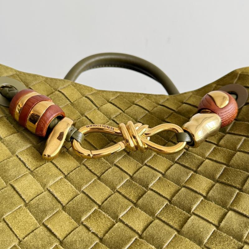 Bottega Veneta Suede Small Andiamo Olive oil 743568