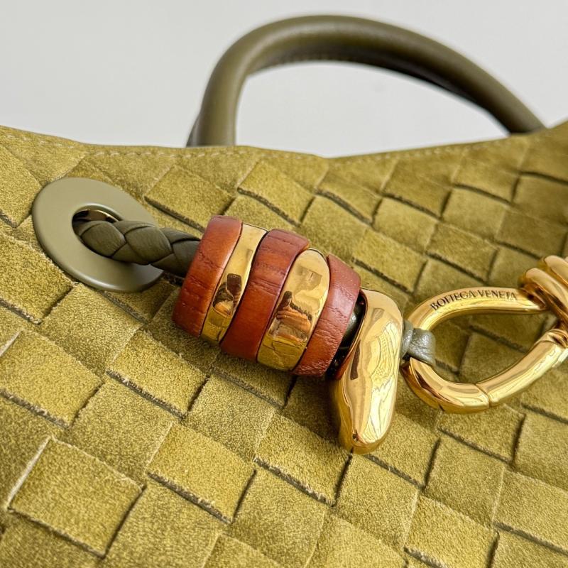 Bottega Veneta Suede Small Andiamo Olive oil 743568