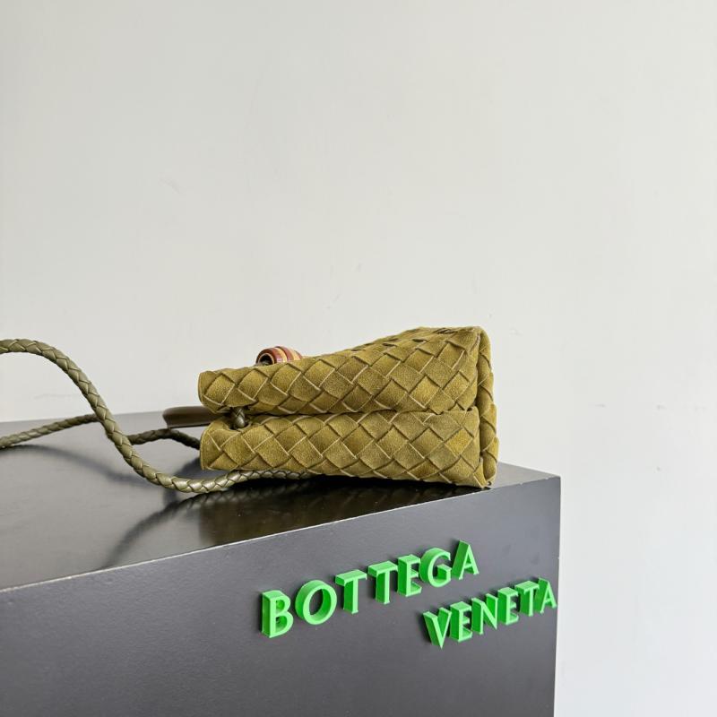 Bottega Veneta Suede Small Andiamo Olive oil 743568