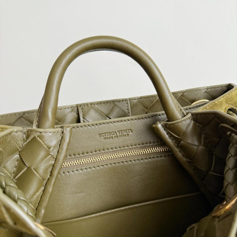 Bottega Veneta Suede Small Andiamo Olive oil 743568