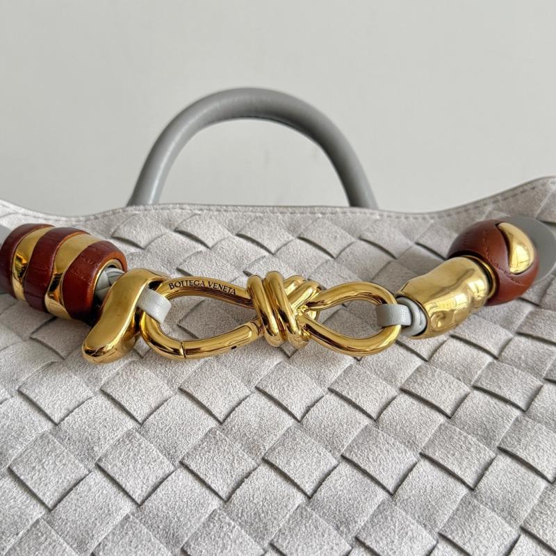 Bottega Veneta Suede Small Andiamo Sterling 743568