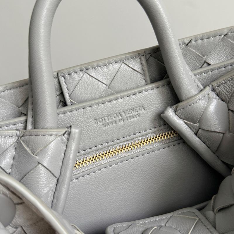 Bottega Veneta Suede Small Andiamo Sterling 743568