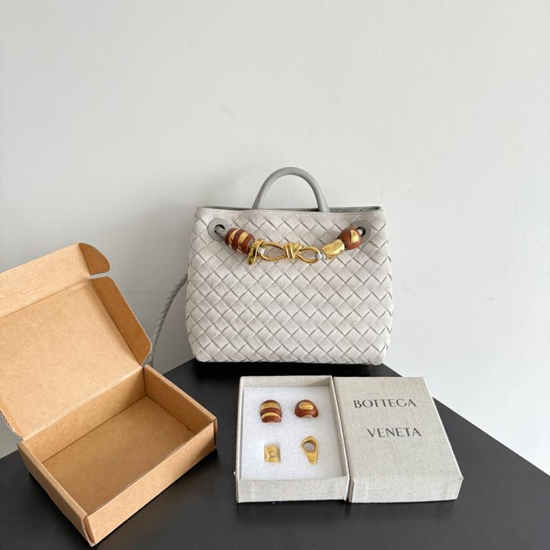 Bottega Veneta Suede Small Andiamo Sterling 743568