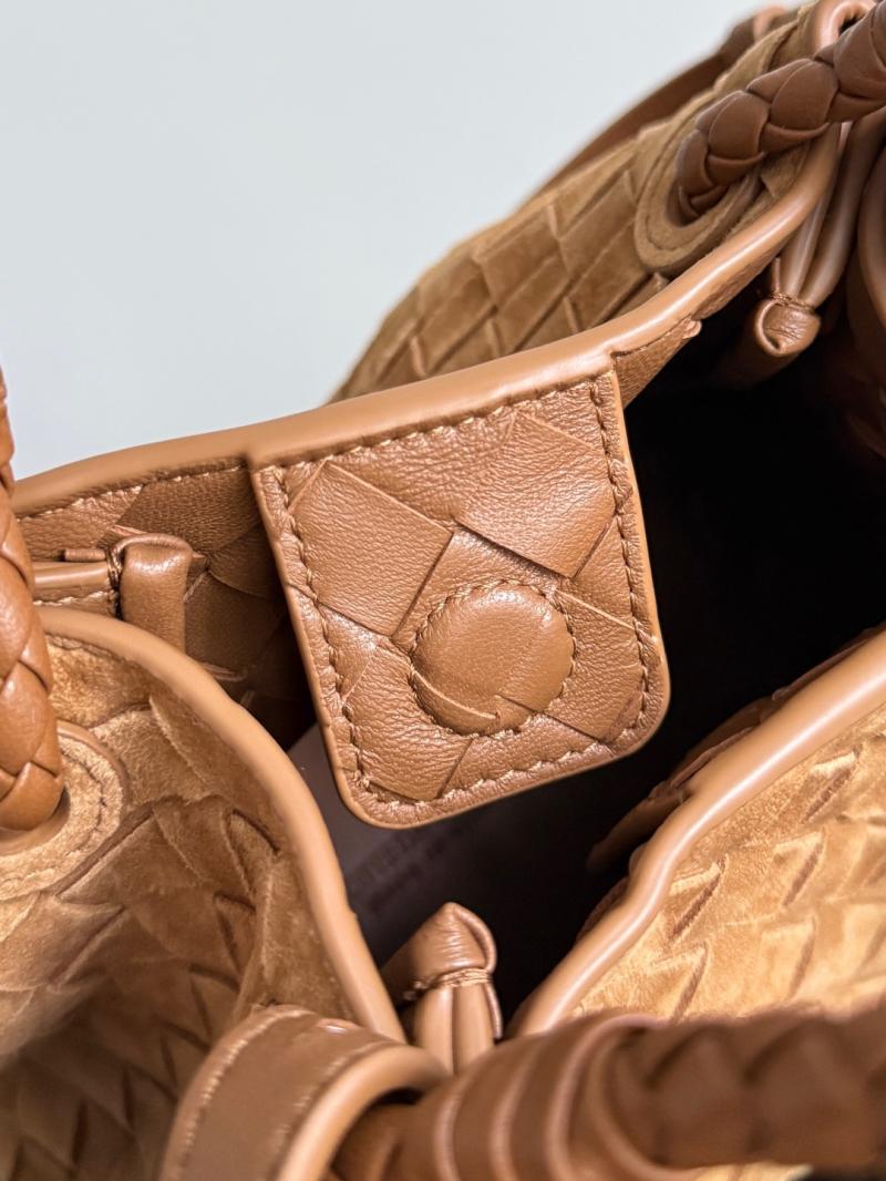 Bottega Veneta Suede Small Parachute Amber 796569