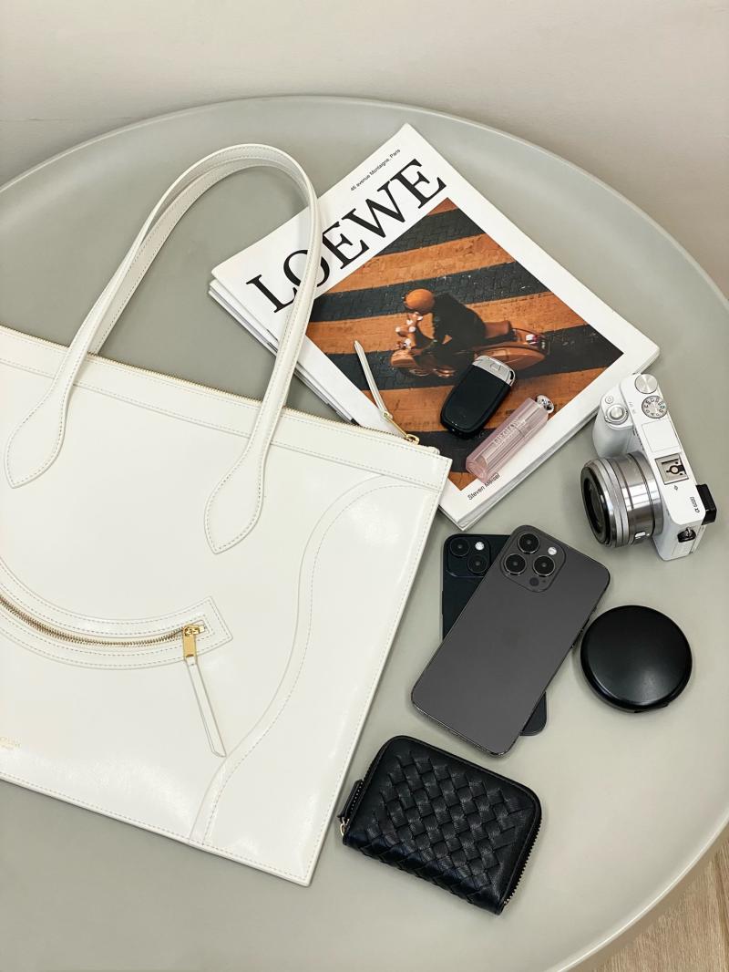 Celine Flat Cabas New Luggage White C35501