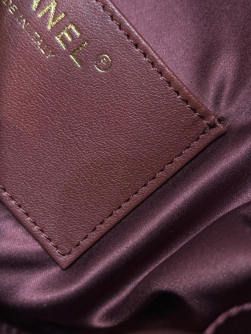 Chanel 25 Small Handbag Burgundy AS5293