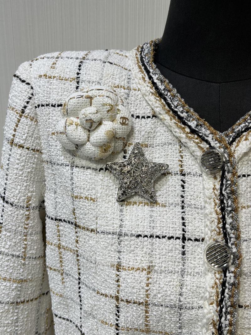 Chanel Brooch YCB102501