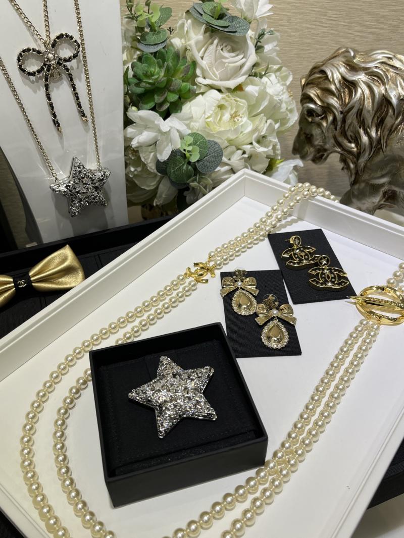 Chanel Brooch YCB102501