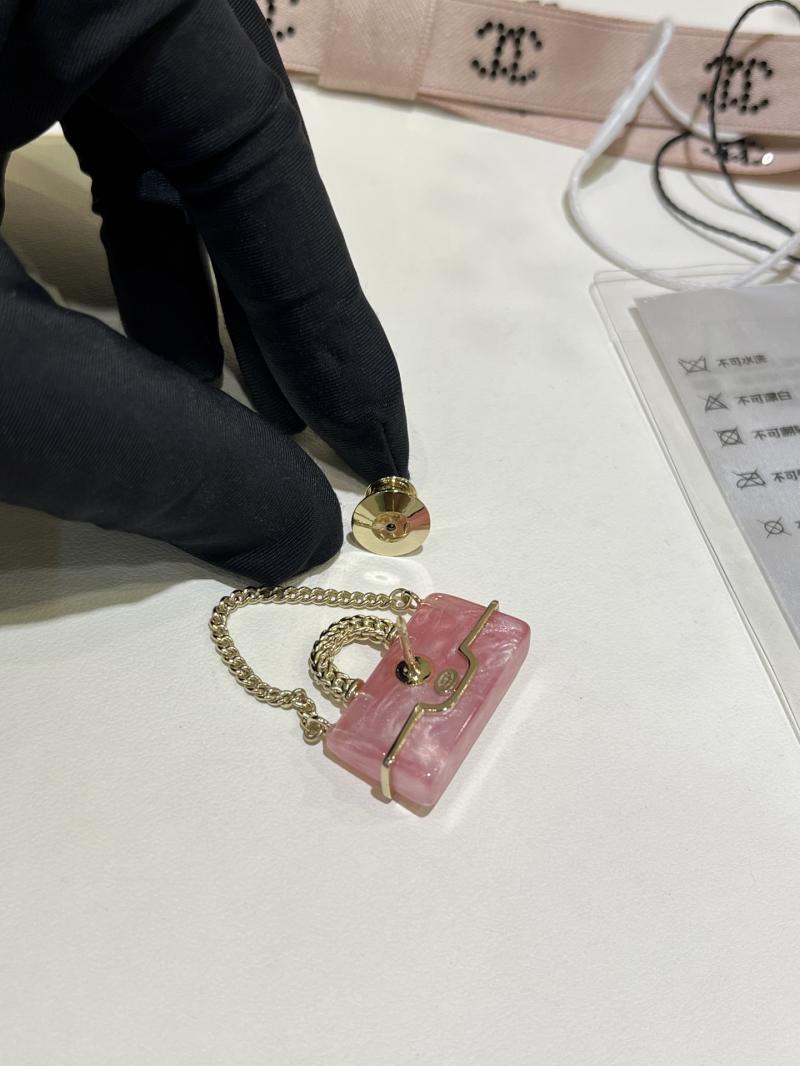 Chanel Brooch YCB110101