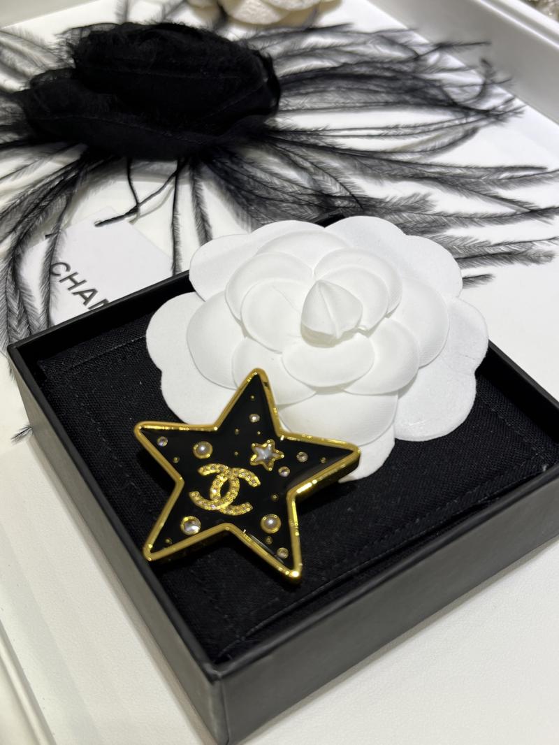 Chanel Brooch YCB111202