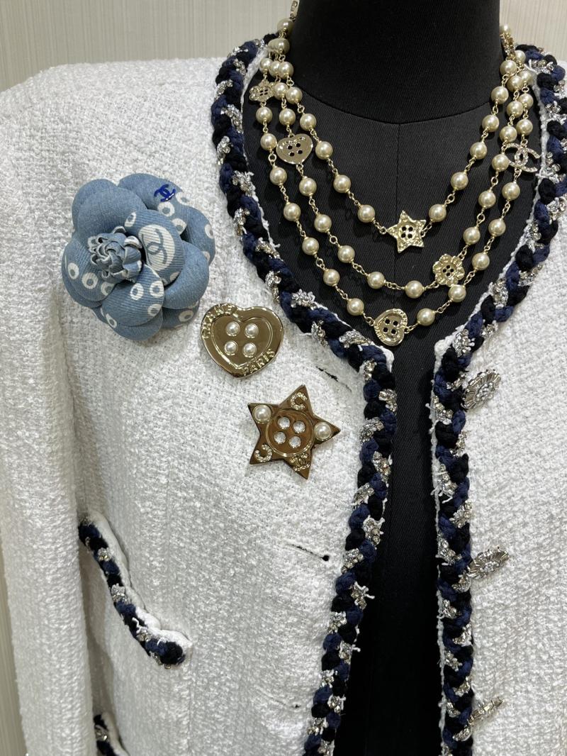 Chanel Brooch YCB111203