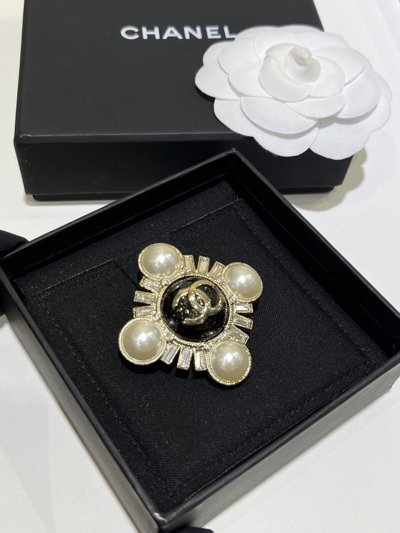 Chanel Brooch YCB111205