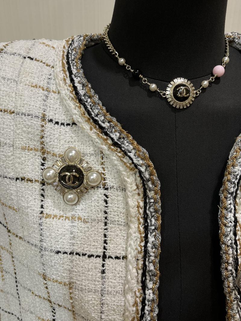 Chanel Brooch YCB111205