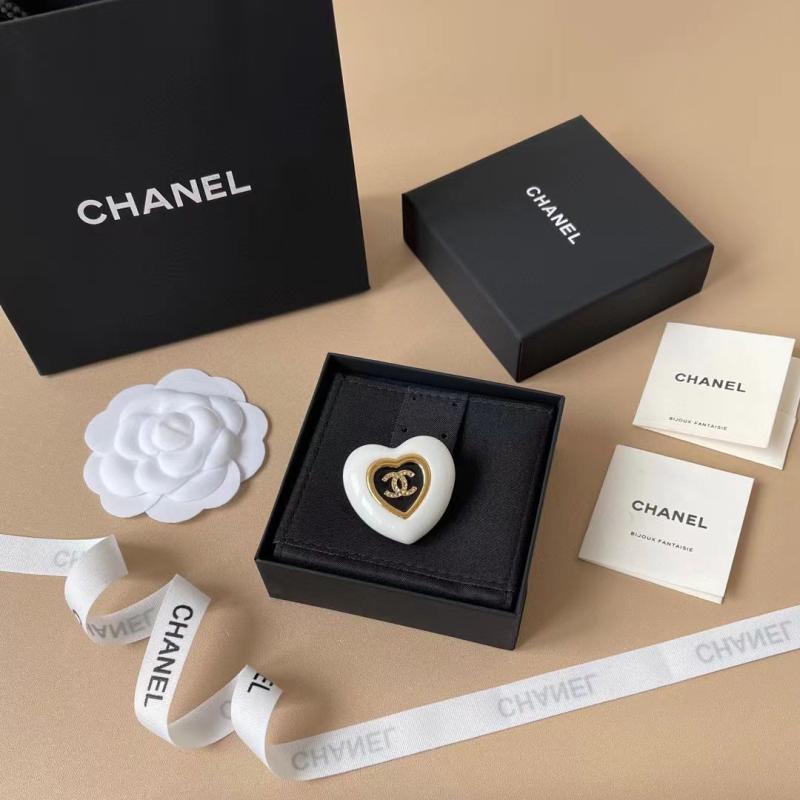 Chanel Brooch YCB111208