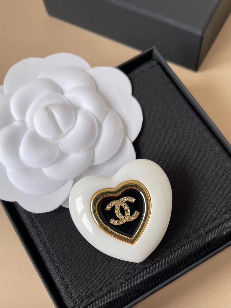Chanel Brooch YCB111208