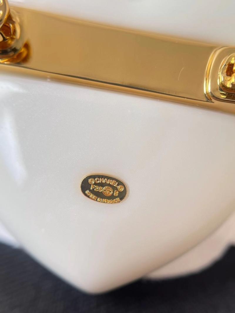 Chanel Brooch YCB111208