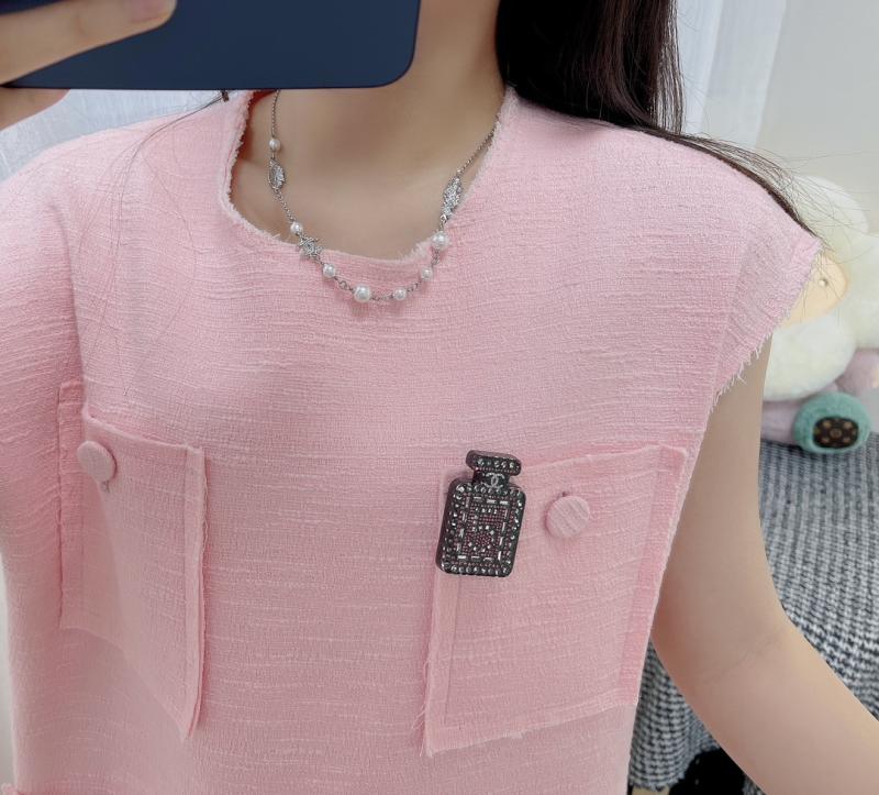 Chanel Brooch YCB111402