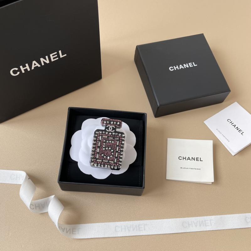 Chanel Brooch YCB111402