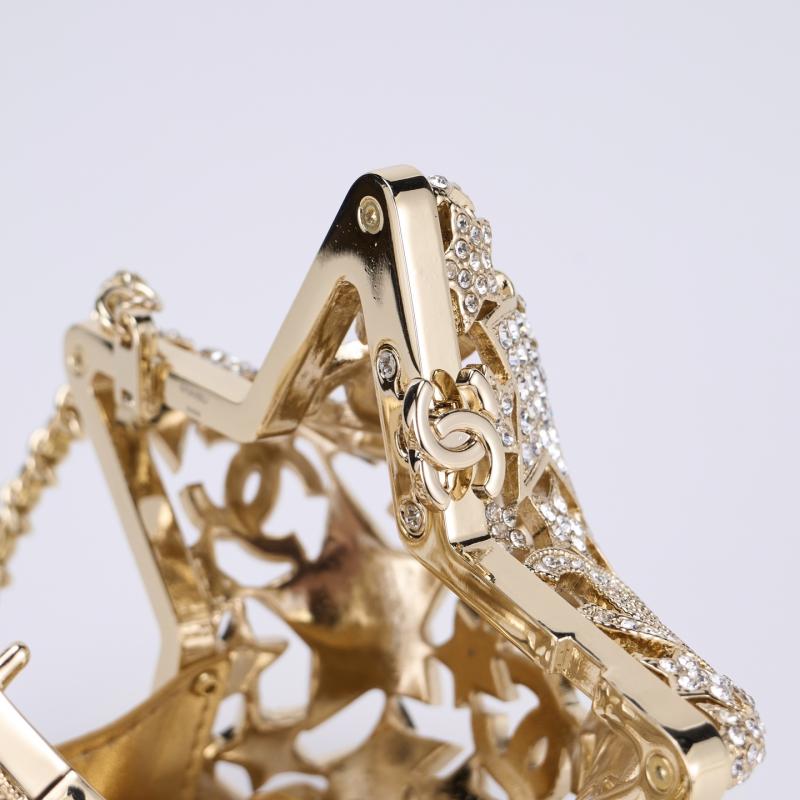 Chanel Star minaudiere Gold AS5658
