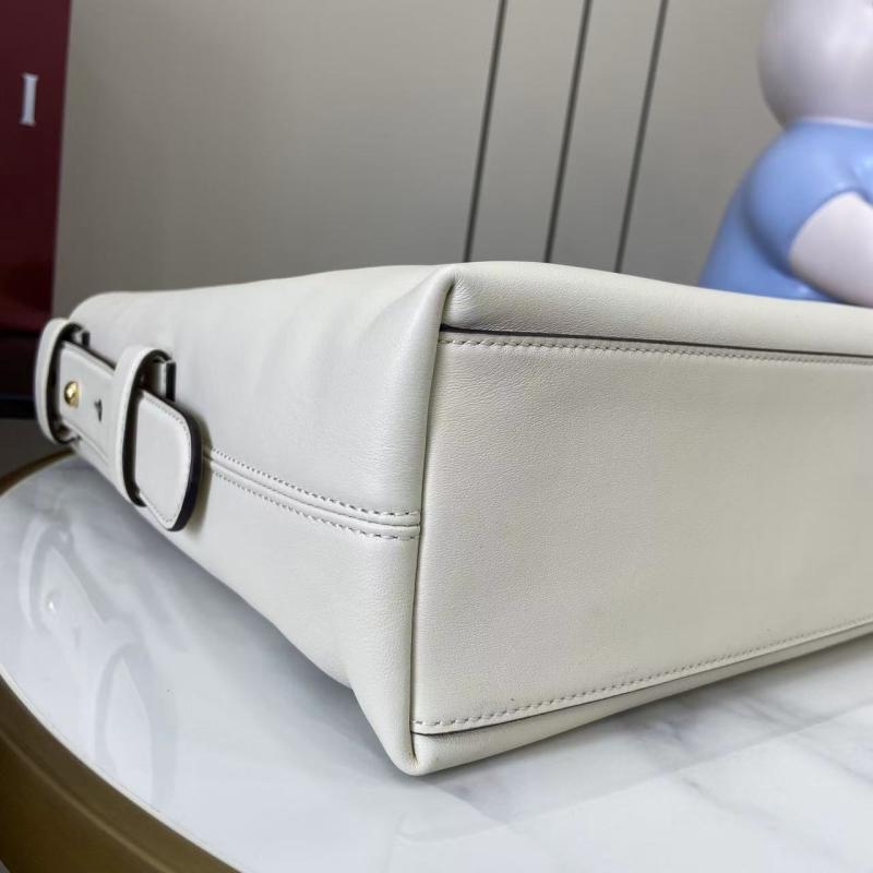 Gucci Beatrix medium tote bag White 850926