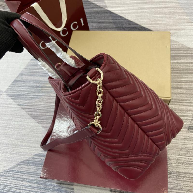 Gucci Betty medium tote bag Red 847387