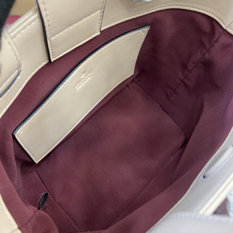 Gucci Betty small tote bag Beige 847386