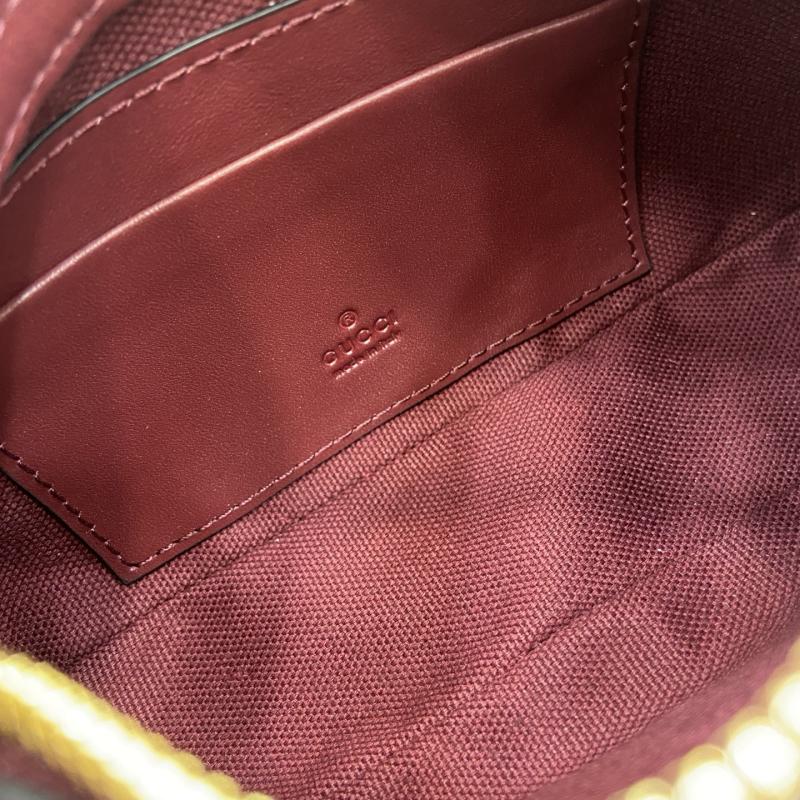 Gucci GG Emblem mini shoulder bag Red 847091