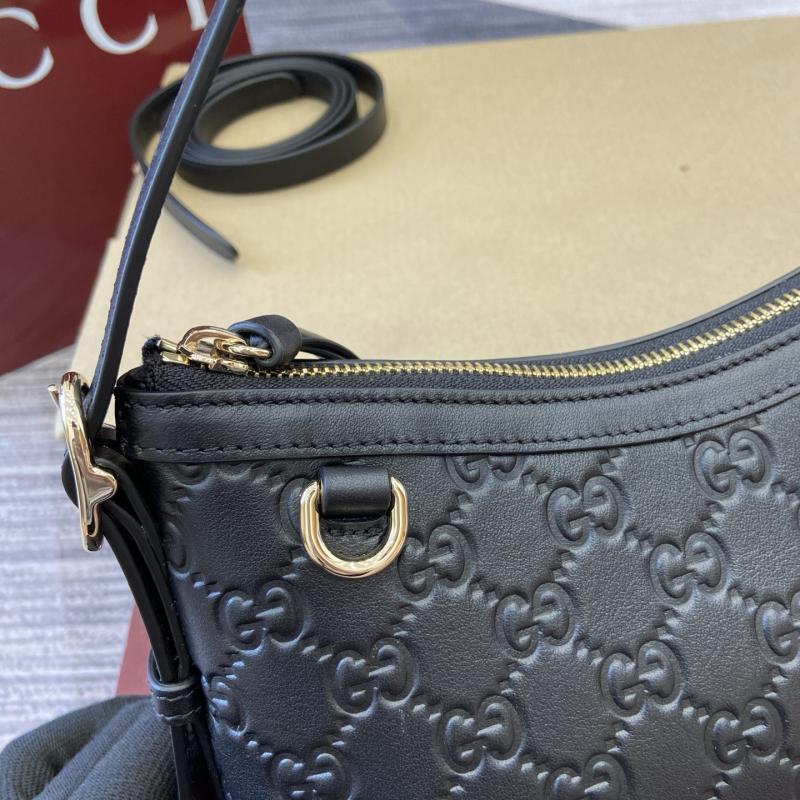 Gucci GG Emblem small shoulder bag 847450 Black