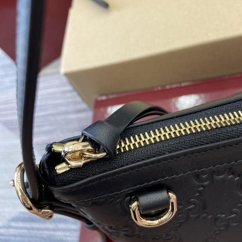 Gucci GG Emblem small shoulder bag 847450 Black