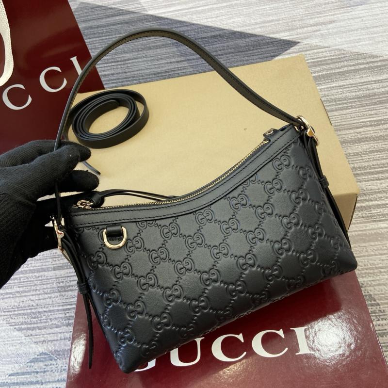 Gucci GG Emblem small shoulder bag 847450 Black