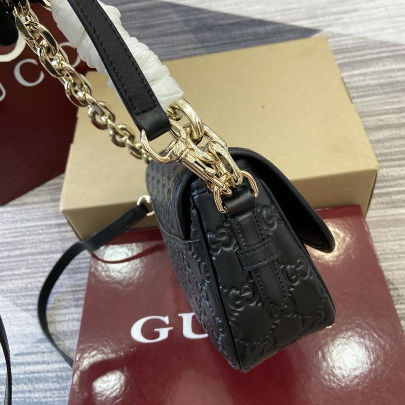Gucci GG Emblem small shoulder bag Black 847448