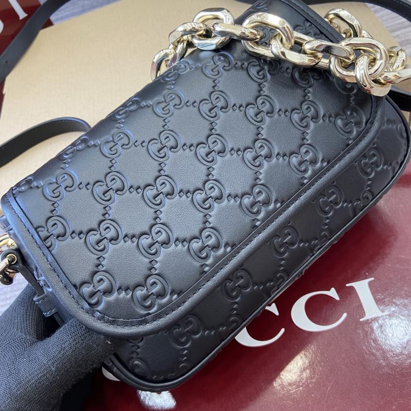 Gucci GG Emblem small shoulder bag Black 847448