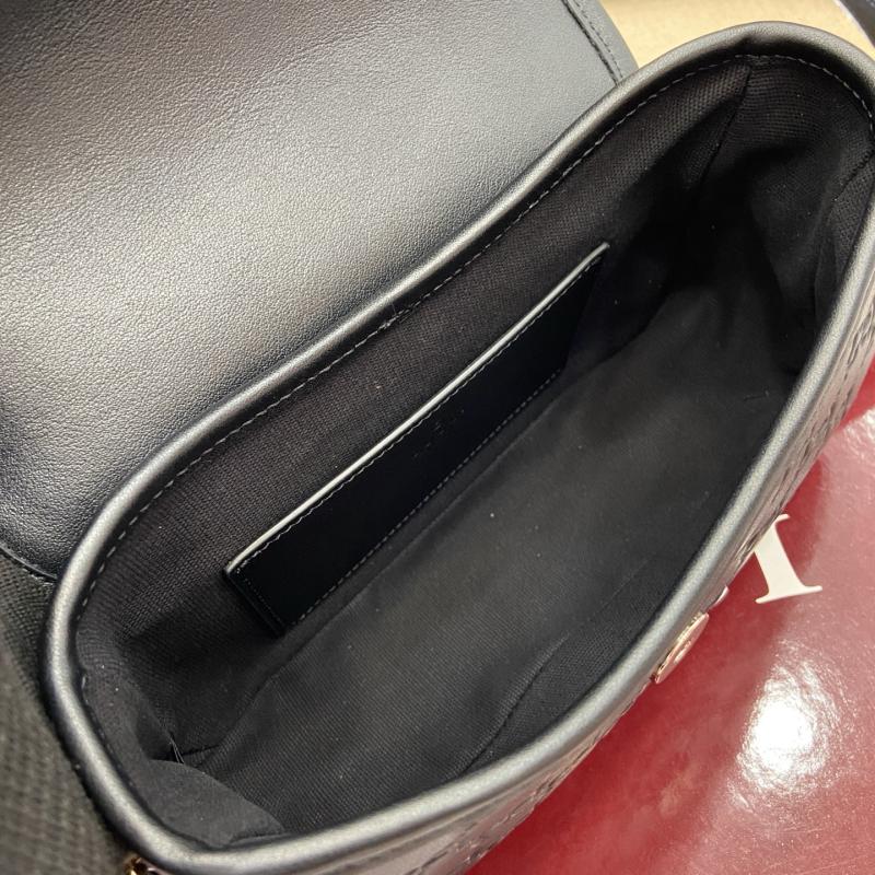 Gucci GG Emblem small shoulder bag Black 847448