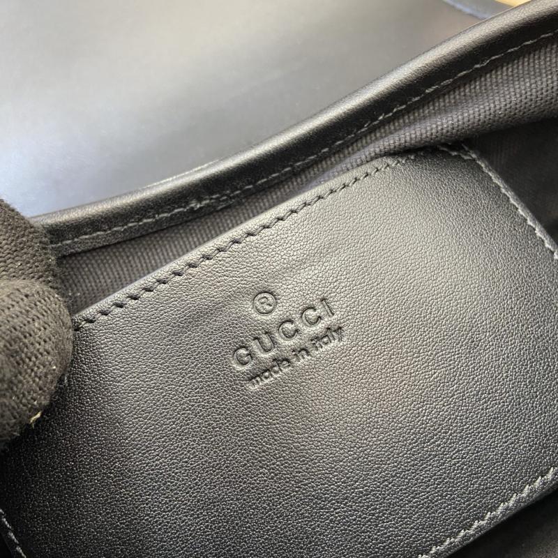 Gucci GG Emblem small shoulder bag Black 847448