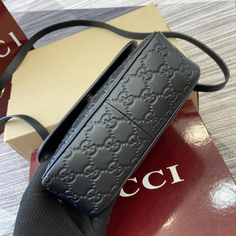 Gucci GG Emblem small shoulder bag Black 847450