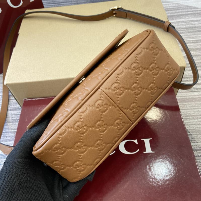 Gucci GG Emblem small shoulder bag Brown 847448