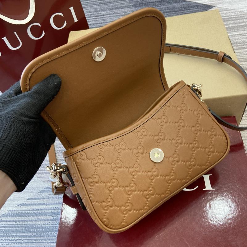Gucci GG Emblem small shoulder bag Brown 847448