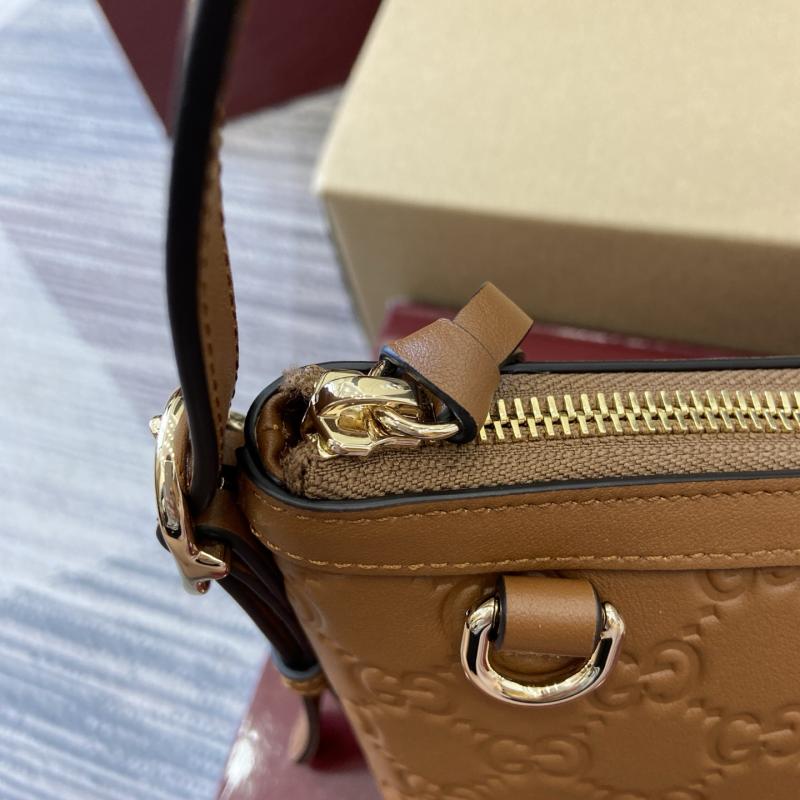 Gucci GG Emblem small shoulder bag Brown 847450