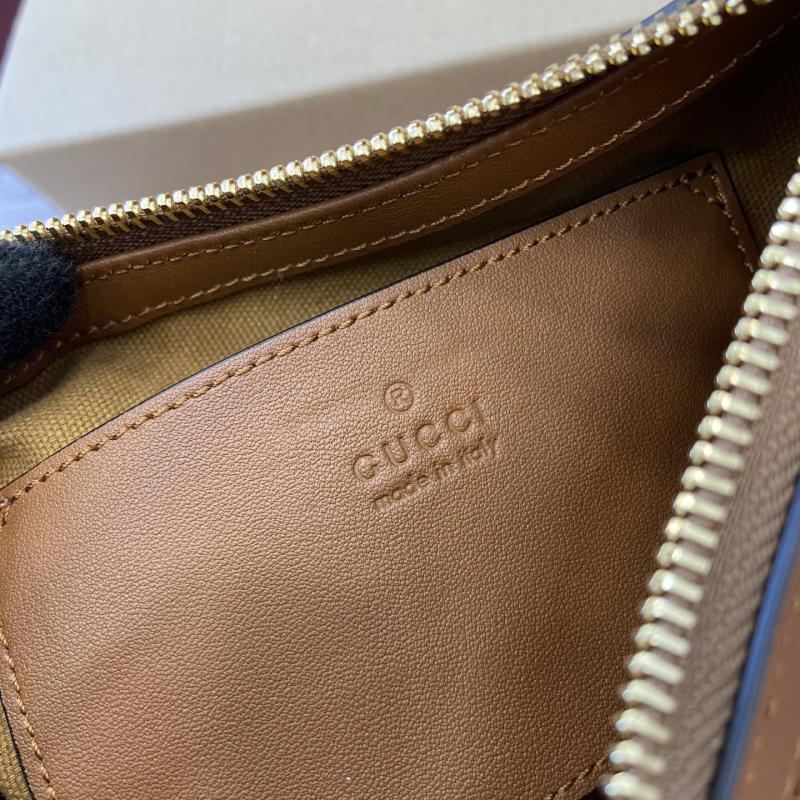 Gucci GG Emblem small shoulder bag Brown 847450