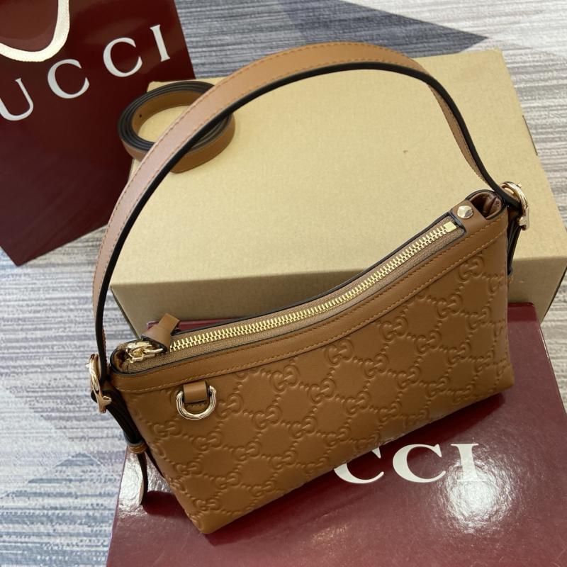 Gucci GG Emblem small shoulder bag Brown 847450