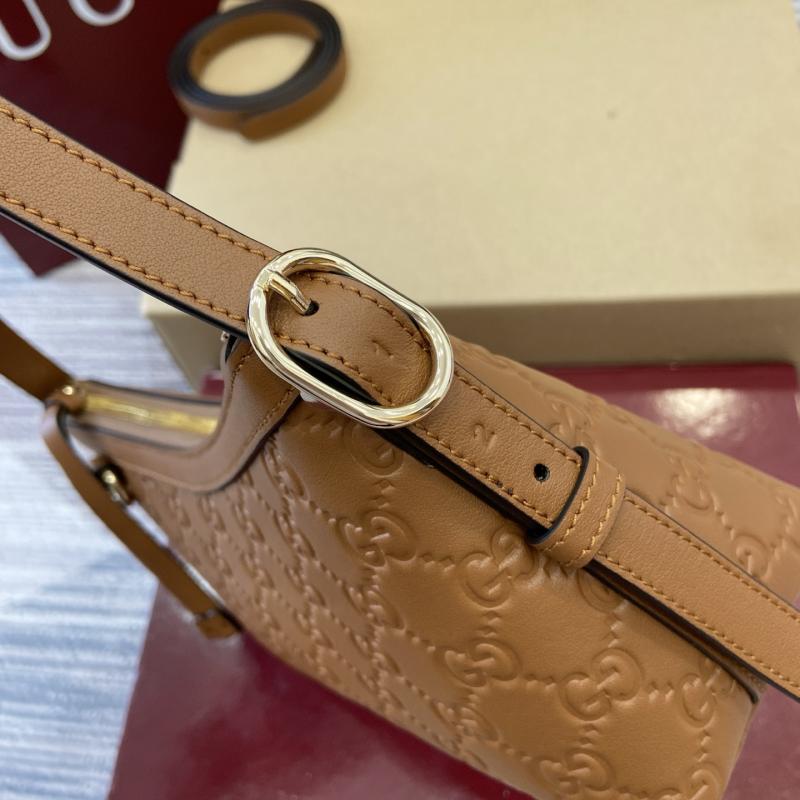 Gucci GG Emblem small shoulder bag Brown 847450