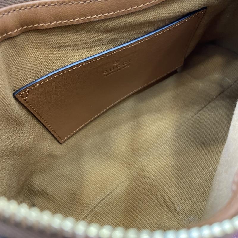 Gucci GG Emblem small shoulder bag Brown 847450
