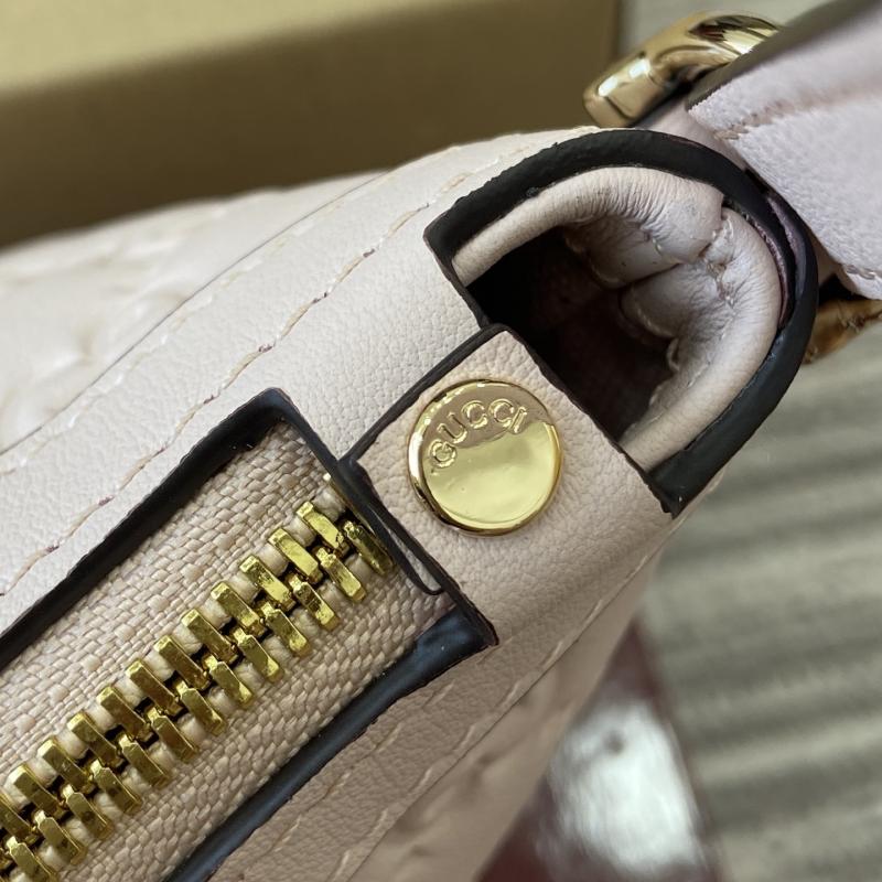 Gucci GG Emblem small shoulder bag Pink 847450