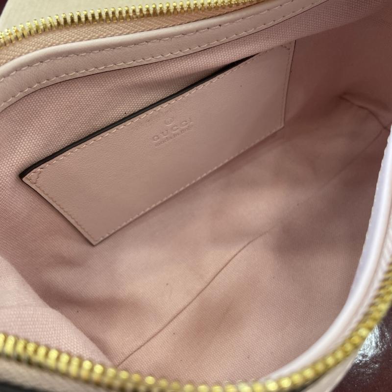 Gucci GG Emblem small shoulder bag Pink 847450
