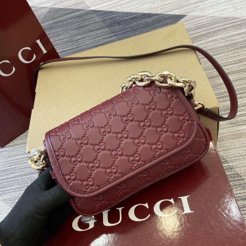 Gucci GG Emblem small shoulder bag Red 847448