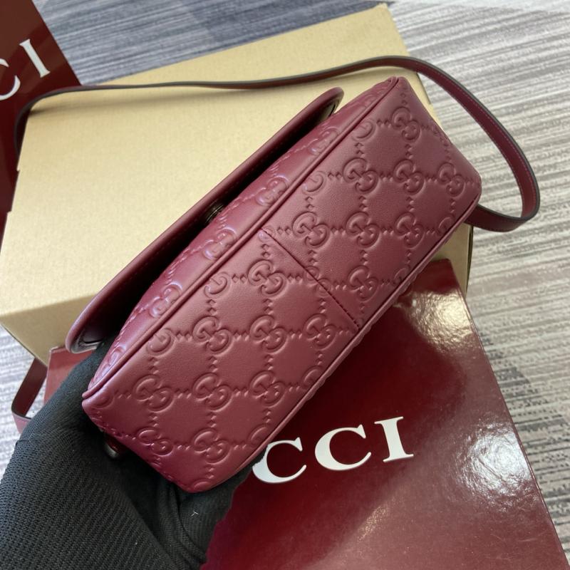 Gucci GG Emblem small shoulder bag Red 847448