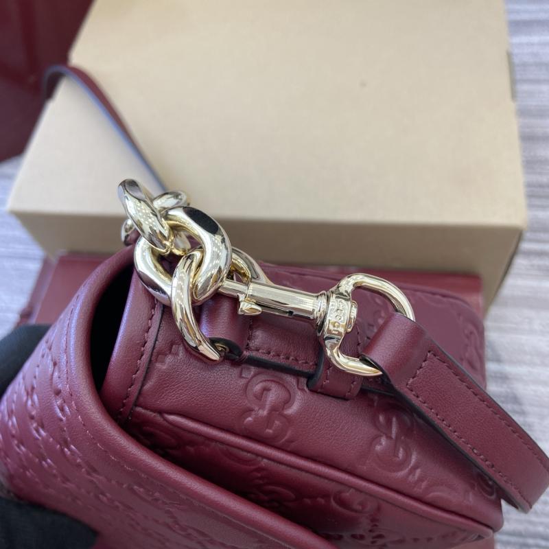 Gucci GG Emblem small shoulder bag Red 847448