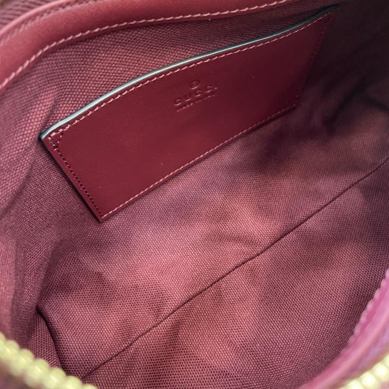 Gucci GG Emblem small shoulder bag Red 847450