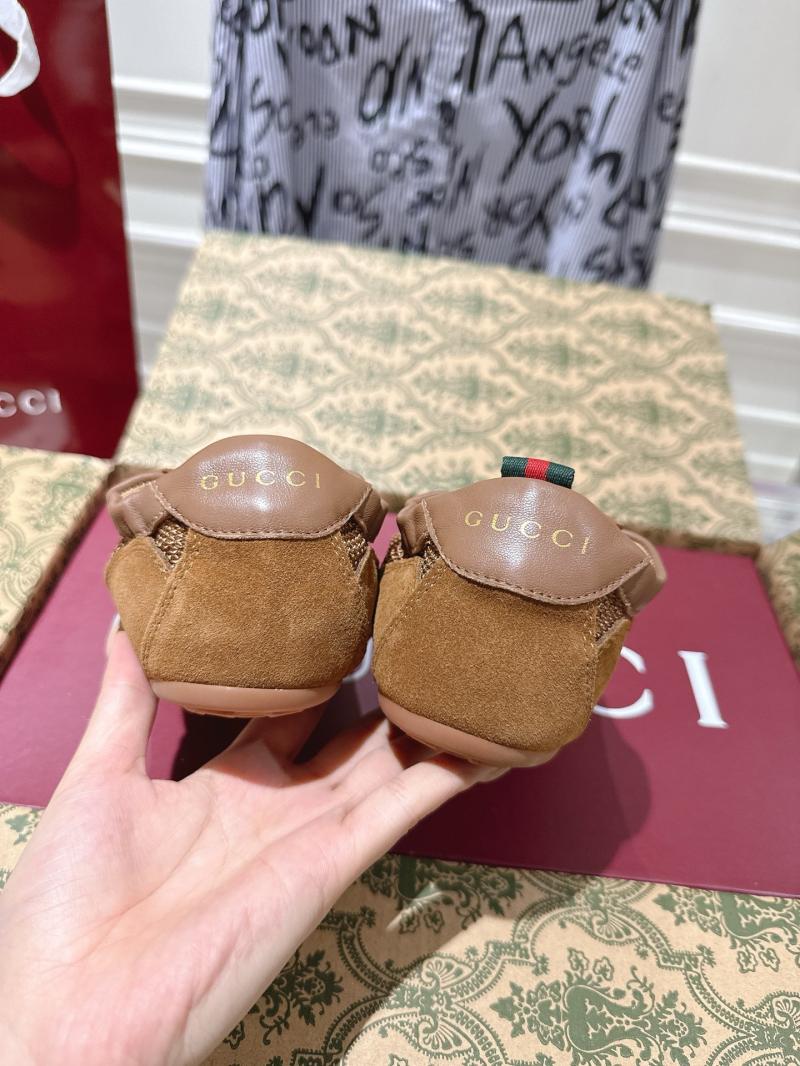 Gucci Sneakers DGS112005