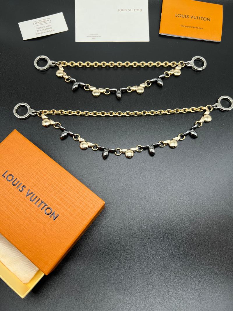 LV Bag Charm B110905